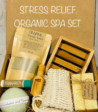 Load image into Gallery viewer, Organic Spa Gift Set, Stress relief bath Kit, Eucalyptus and Spearmint scented bath set