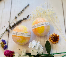 Load image into Gallery viewer, Spa Gift Set, Wild Flowers Spa Set, Birthday Gift, Gift for Her, Summer Spa Set